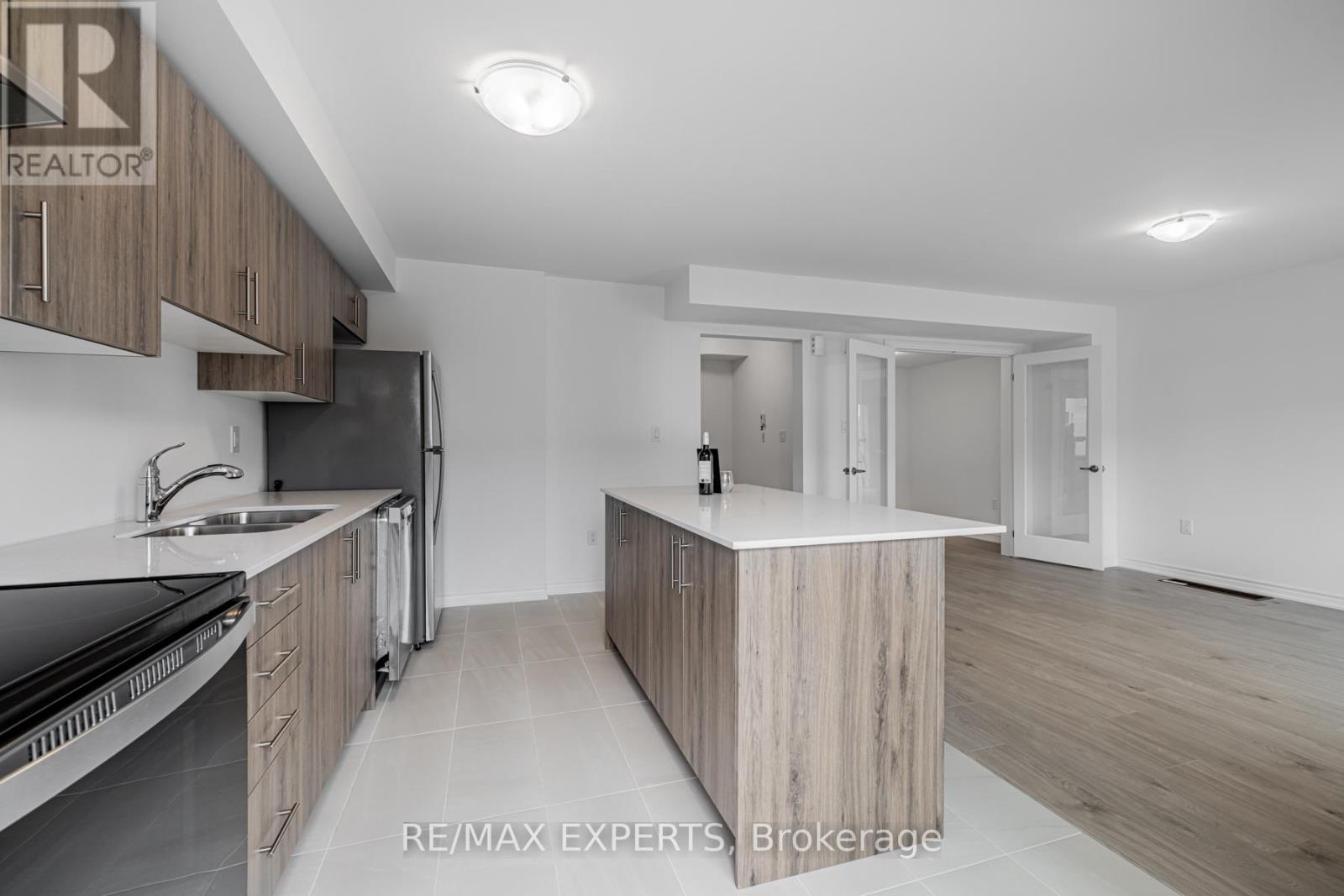 13 Silo Mews, Barrie, Ontario  L9J 0C2 - Photo 18 - S14111836