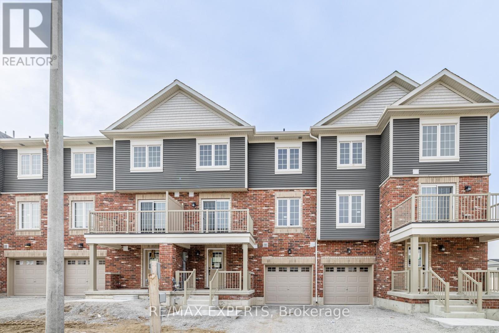 13 Silo Mews, Barrie, Ontario  L9J 0C2 - Photo 3 - S14111836
