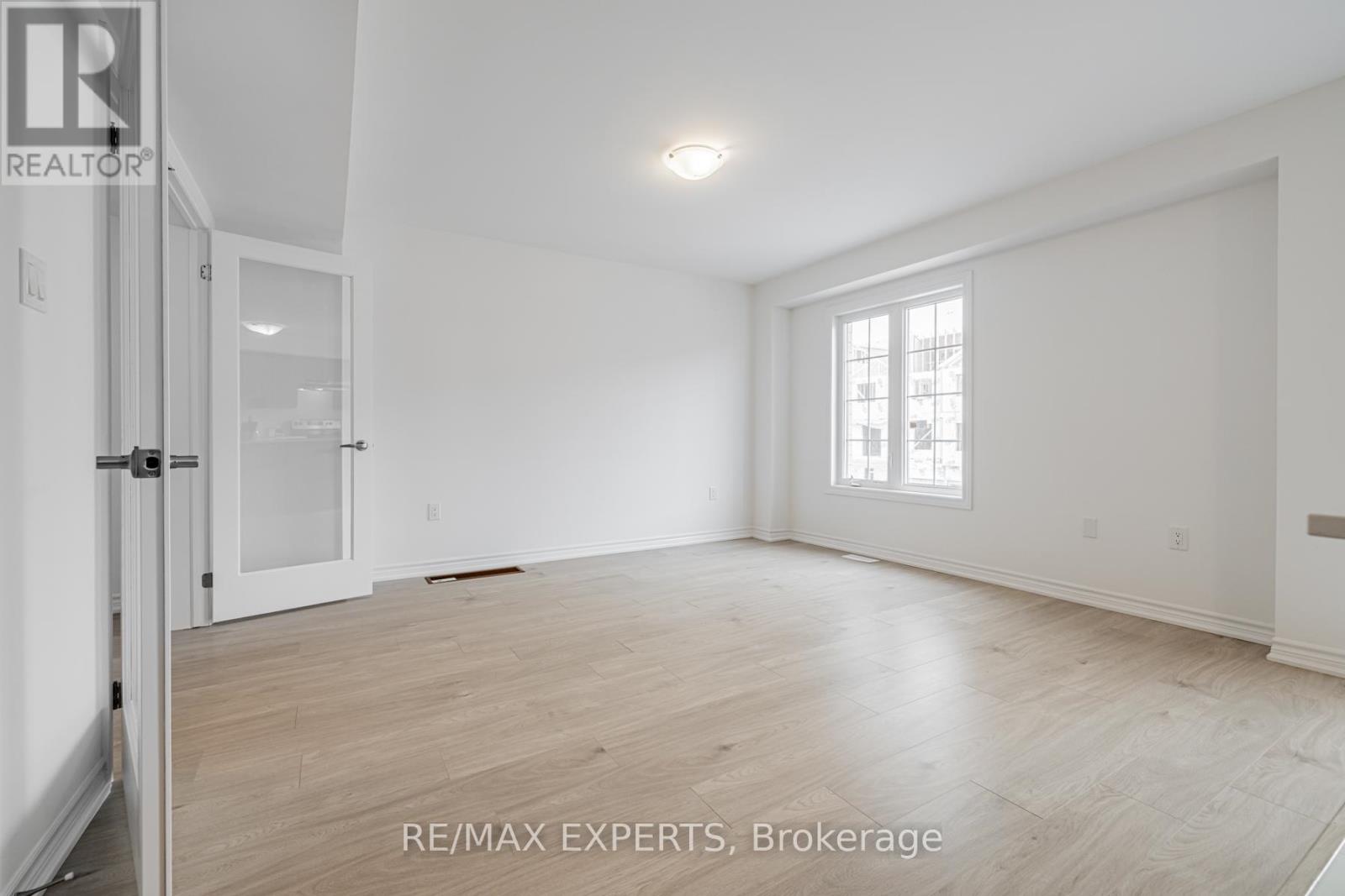 13 Silo Mews, Barrie, Ontario  L9J 0C2 - Photo 6 - S14111836