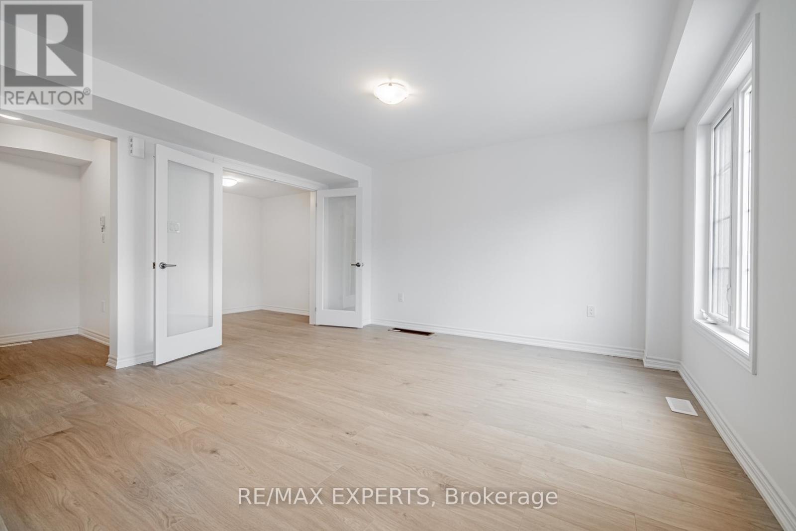 13 Silo Mews, Barrie, Ontario  L9J 0C2 - Photo 7 - S14111836