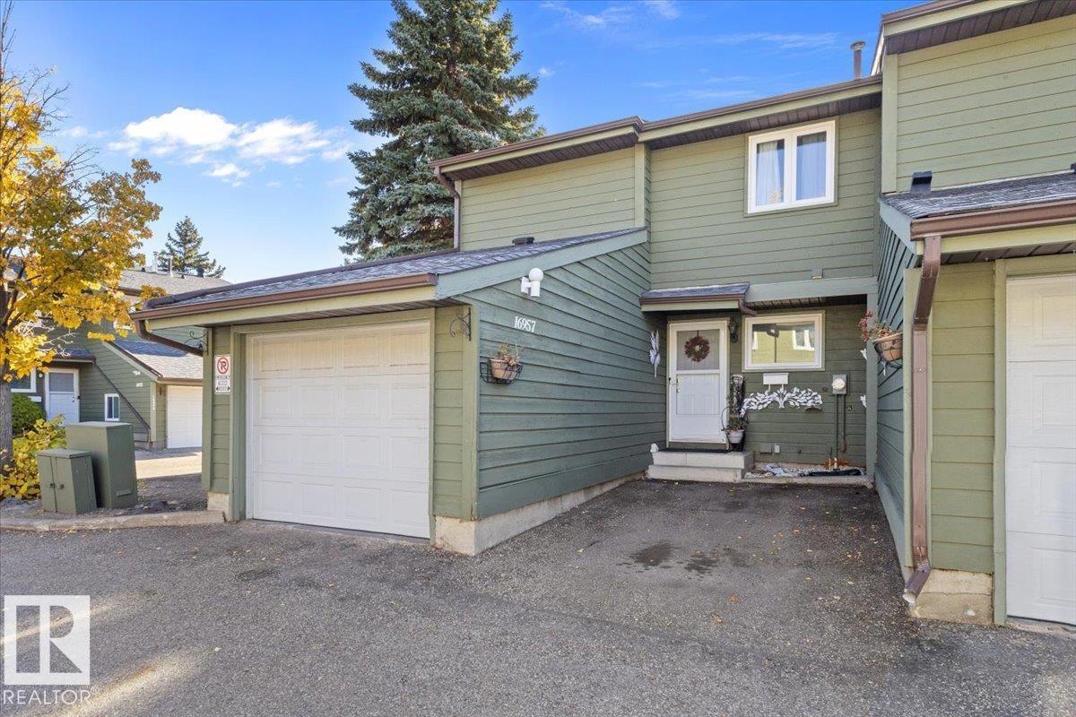 16957 95 ST NW, Edmonton, Alberta