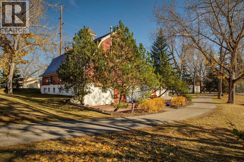 17 Shawglen Court SW