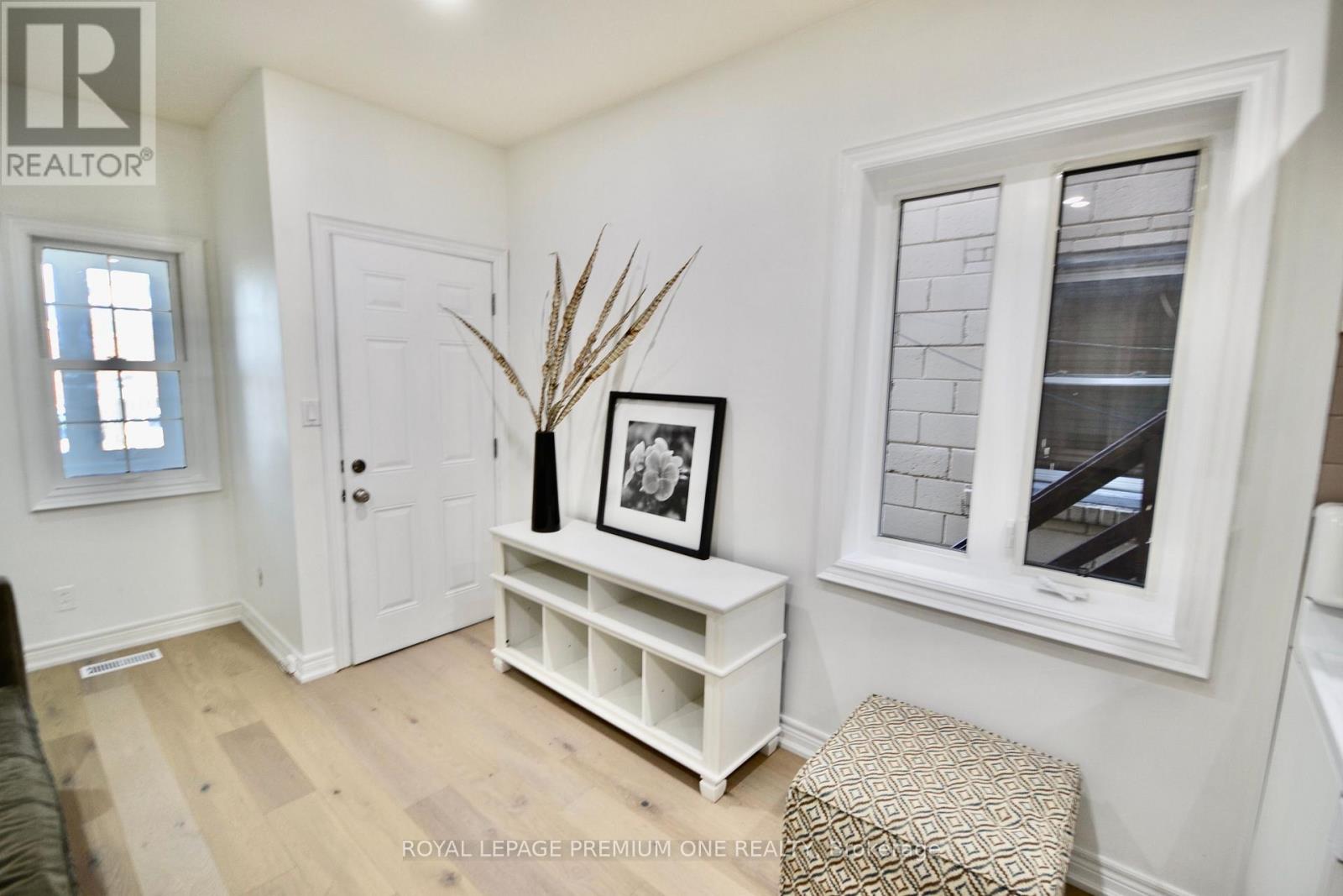 B - 312 Rustic Road, Toronto, Ontario  M6L 1W5 - Photo 4 - W14111732
