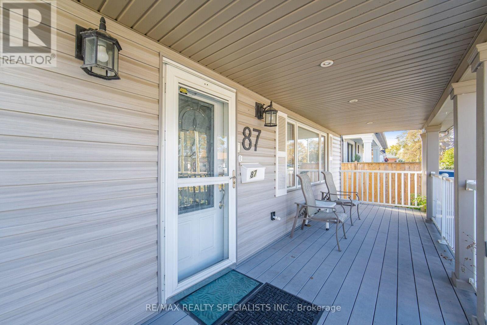87 Woodward Avenue, Brampton, Ontario  L6V 1K5 - Photo 3 - W14111844