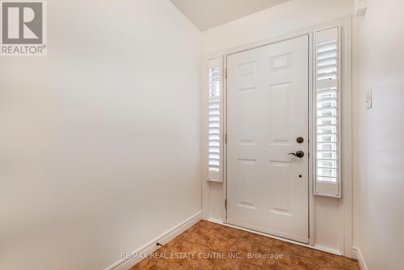 29 - 130 Robert Street, Milton, Ontario  L9T 6E3 - Photo 3 - W14111848