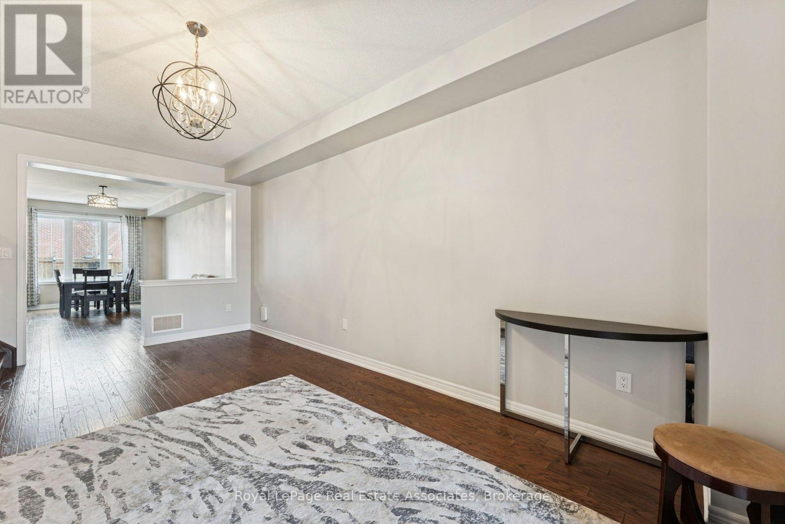12 Diamond Leaf Lane, Halton Hills, Ontario  L7G 0G7 - Photo 10 - W14111852