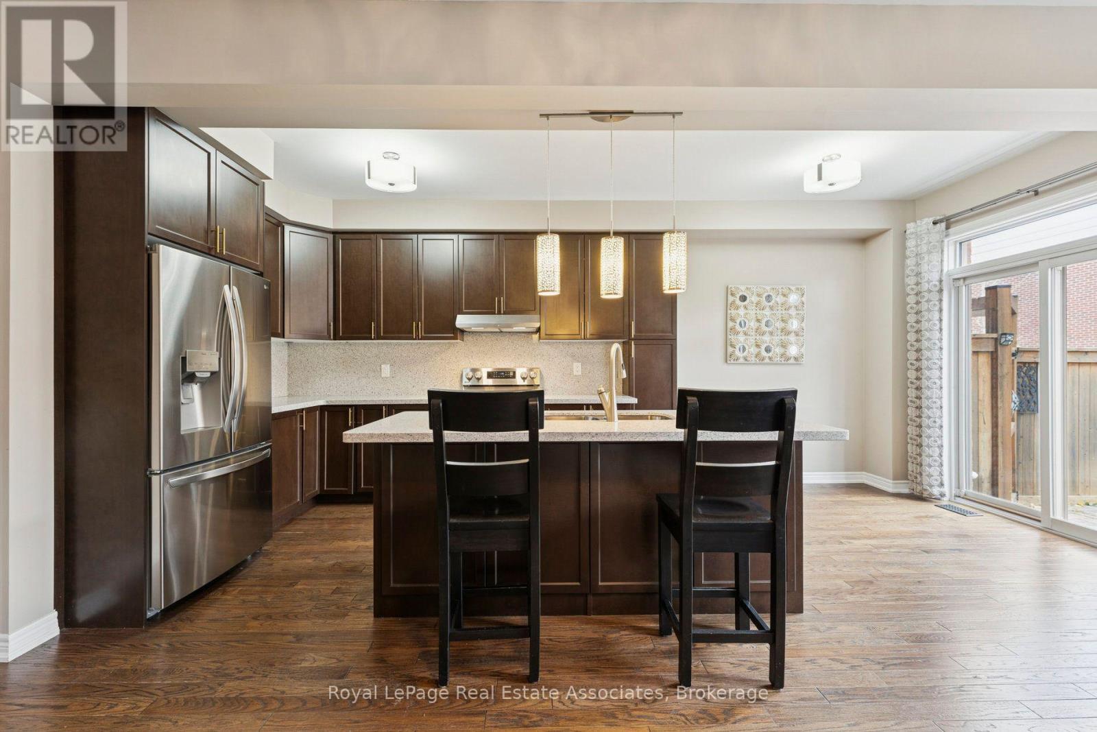 12 Diamond Leaf Lane, Halton Hills, Ontario  L7G 0G7 - Photo 5 - W14111852