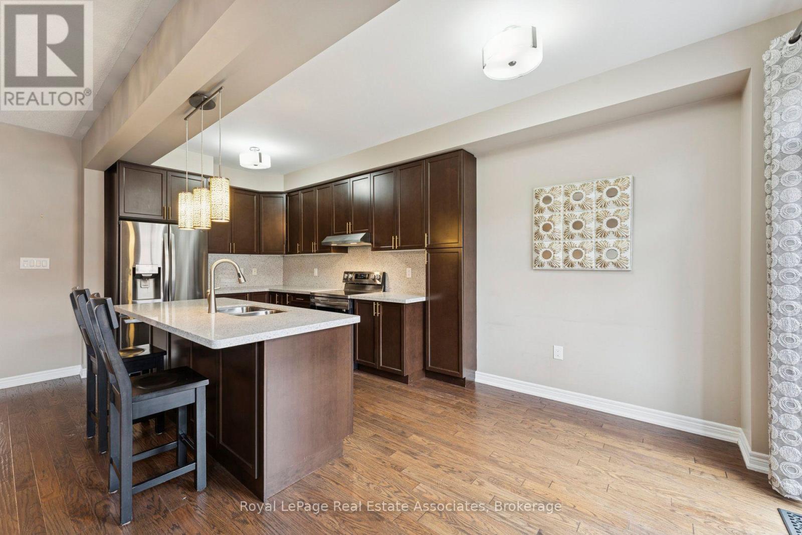 12 Diamond Leaf Lane, Halton Hills, Ontario  L7G 0G7 - Photo 6 - W14111852
