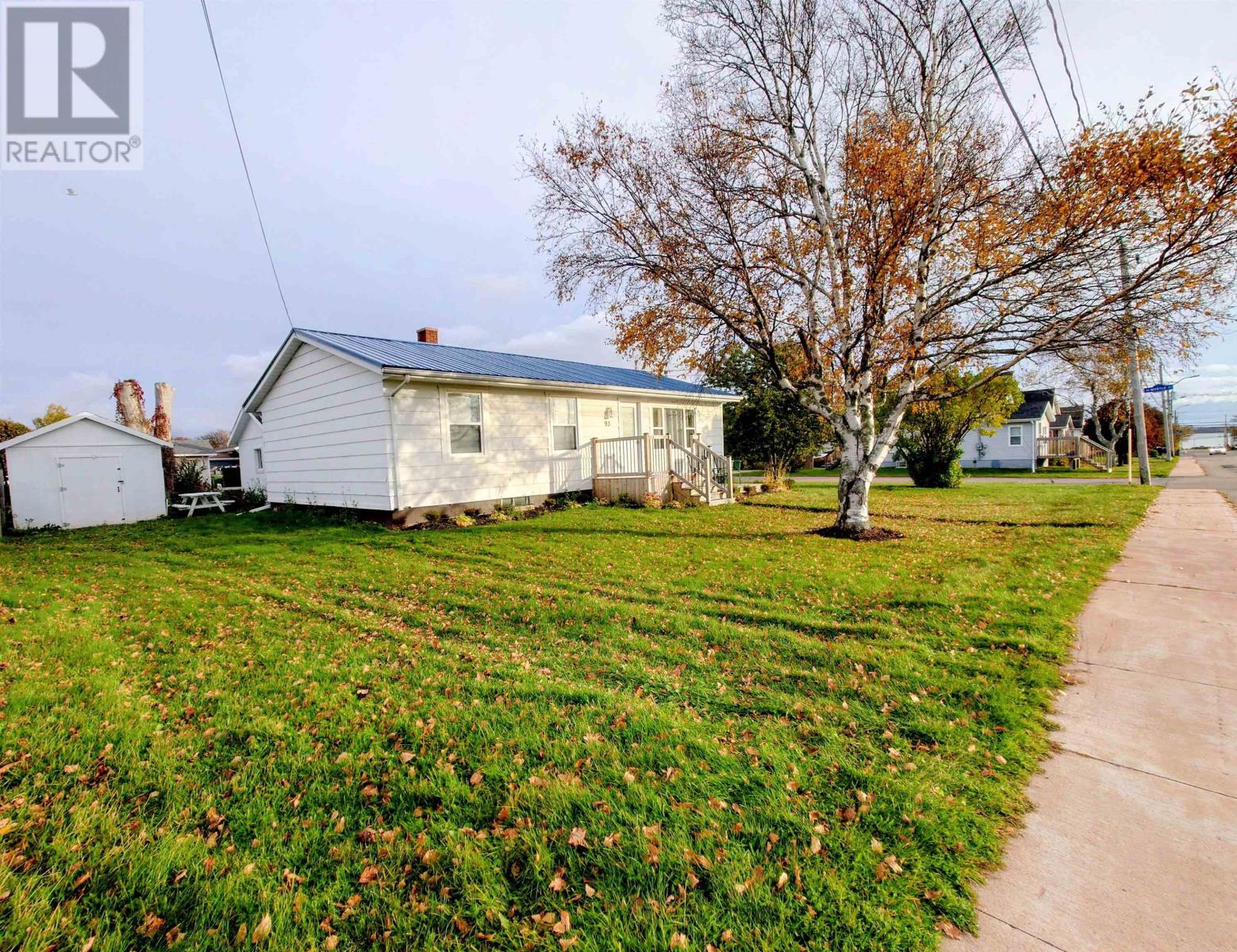 93 Northumberland Street, Summerside, Prince Edward Island  C1N 3W7 - Photo 2 - 202626539