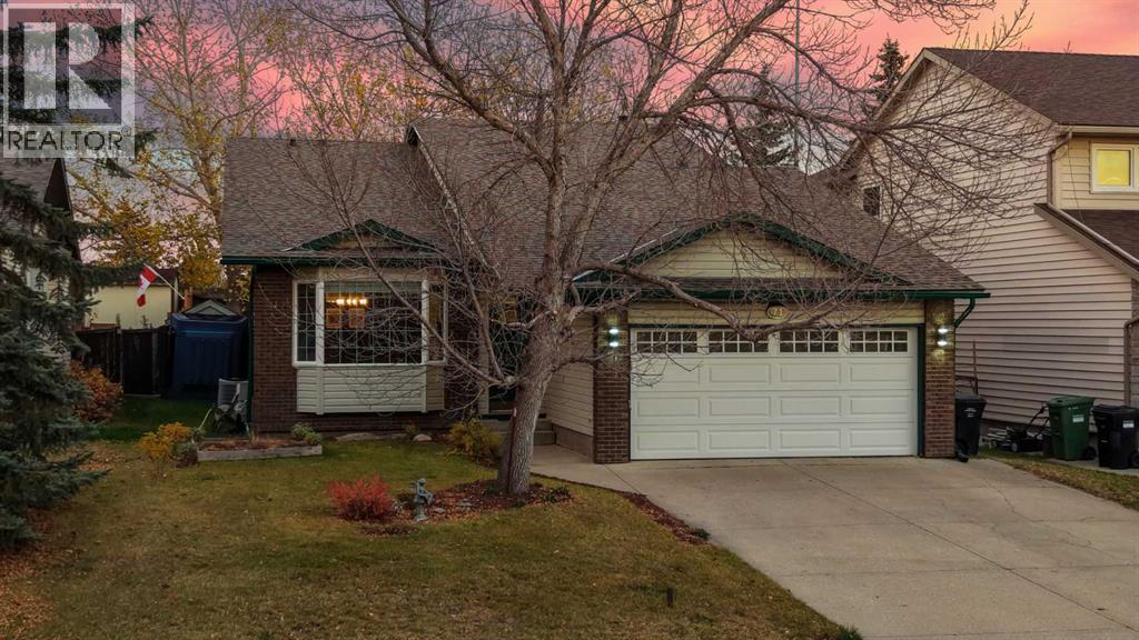 71 Hawkhill Way NW, Calgary, Alberta  T3G 3A3 - Photo 1 - A2351577