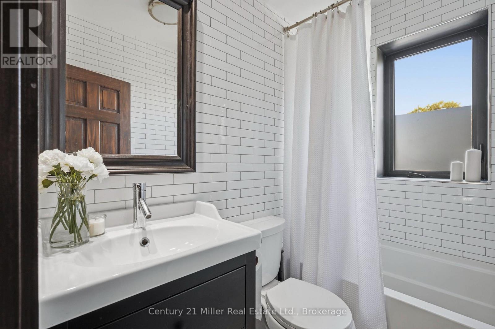 213 Boon Avenue, Toronto, Ontario  M6E 3Z7 - Photo 23 - W14100782