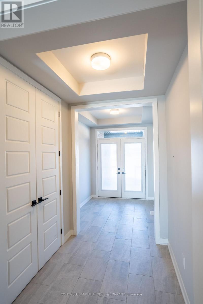 673 Fenwick Way, Ottawa, Ontario  K2J 7E6 - Photo 4 - X14112062