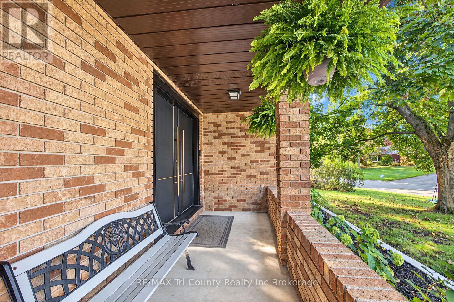 75 Parkwood Drive, Tillsonburg, Ontario  N4G 5A6 - Photo 4 - X14111970