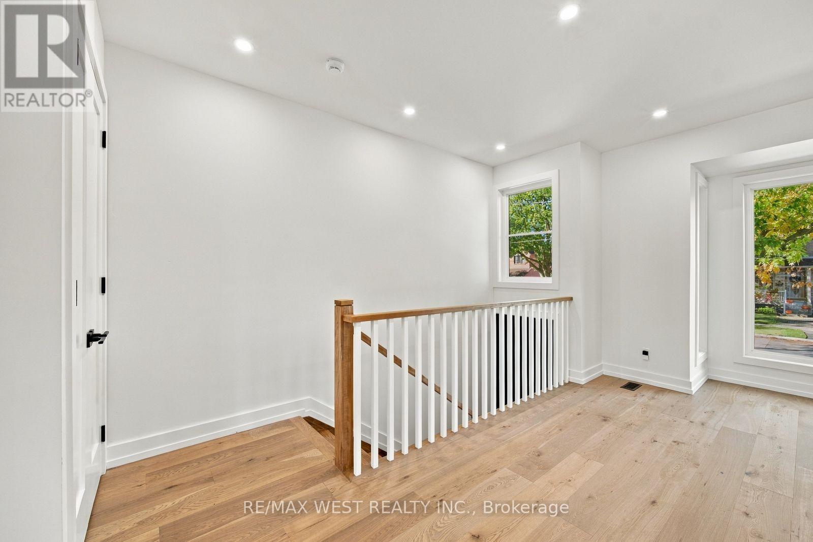 157 Aldercrest Avenue, Toronto, Ontario  M8W 4J2 - Photo 2 - W13906190