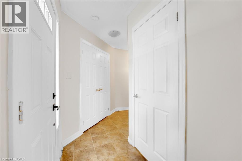 890 Fowles Court, Milton, Ontario  L9T 0Z8 - Photo 8 - 40873648