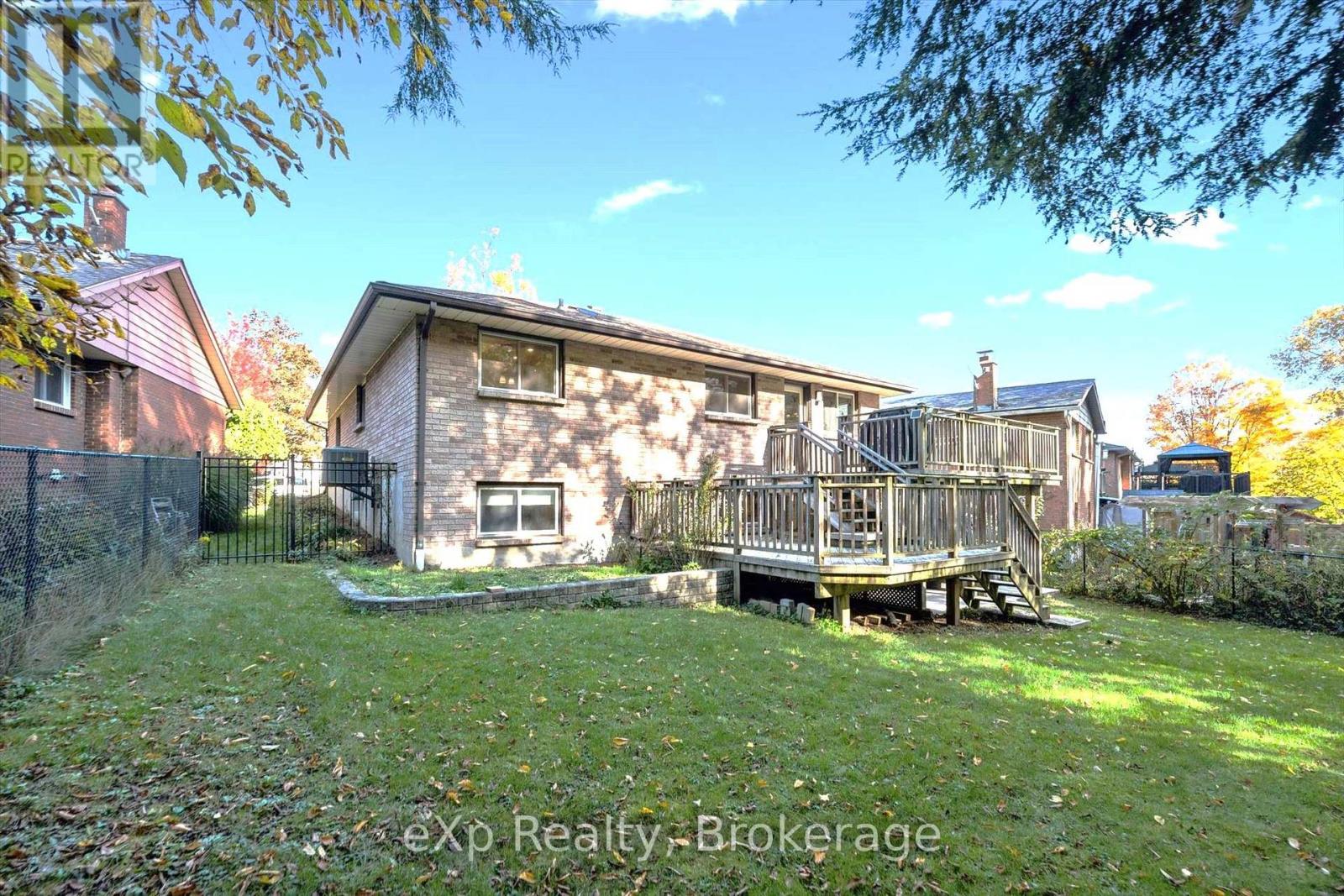 81 Sabrina Crescent, Kitchener, Ontario  N2P 1Y7 - Photo 4 - X14112108