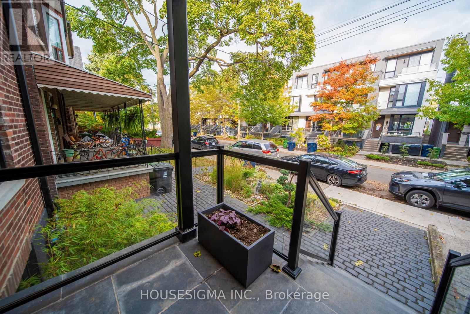 274 Roxton Road, Toronto, Ontario  M6G 3P9 - Photo 4 - C14111952