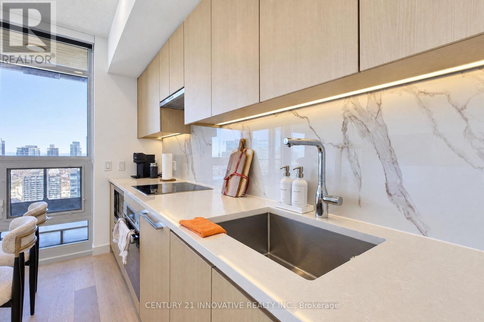 5702 - 1 Concord Cityplace Way, Toronto, Ontario  M5V 0X3 - Photo 14 - C14112038