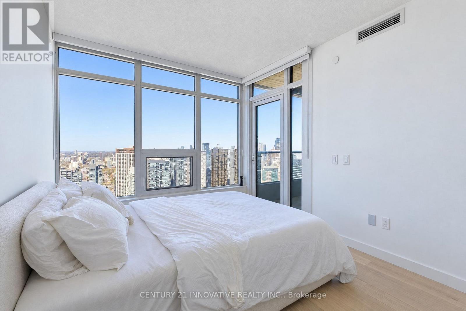5702 - 1 Concord Cityplace Way, Toronto, Ontario  M5V 0X3 - Photo 18 - C14112038