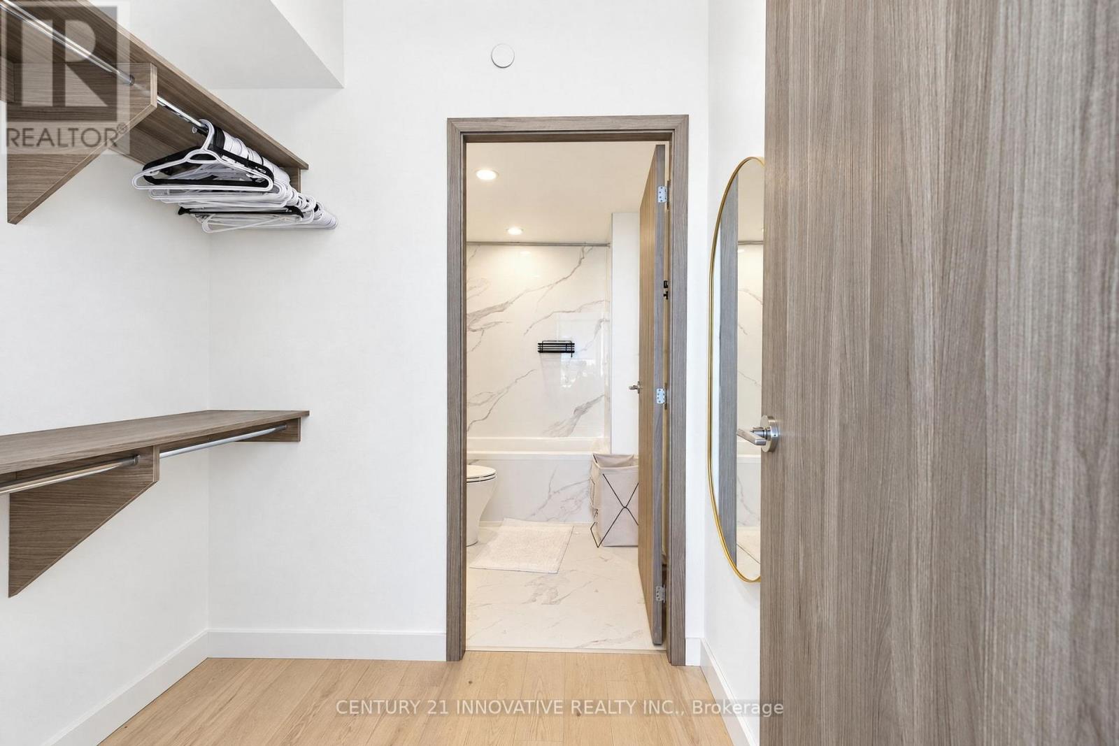 5702 - 1 Concord Cityplace Way, Toronto, Ontario  M5V 0X3 - Photo 25 - C14112038