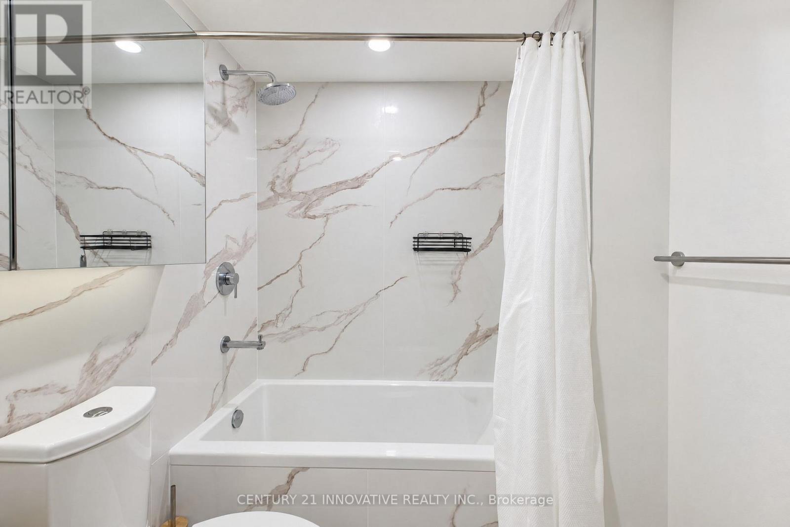 5702 - 1 Concord Cityplace Way, Toronto, Ontario  M5V 0X3 - Photo 28 - C14112038