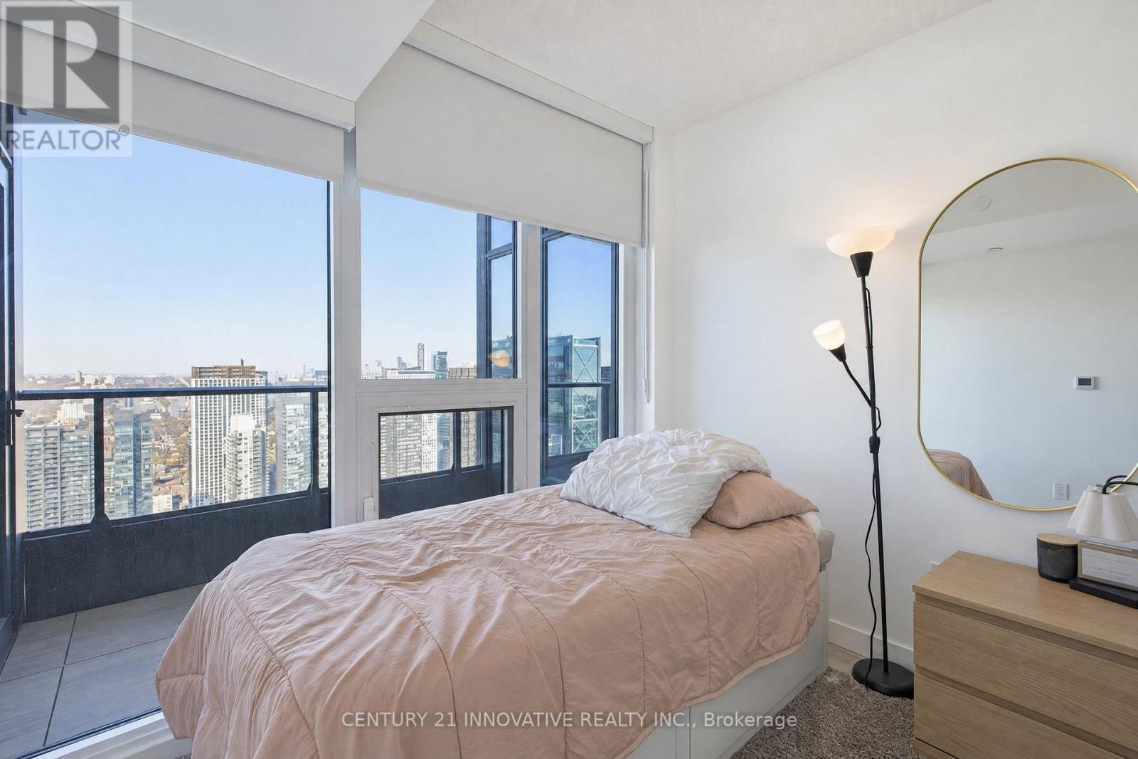 5702 - 1 Concord Cityplace Way, Toronto, Ontario  M5V 0X3 - Photo 30 - C14112038