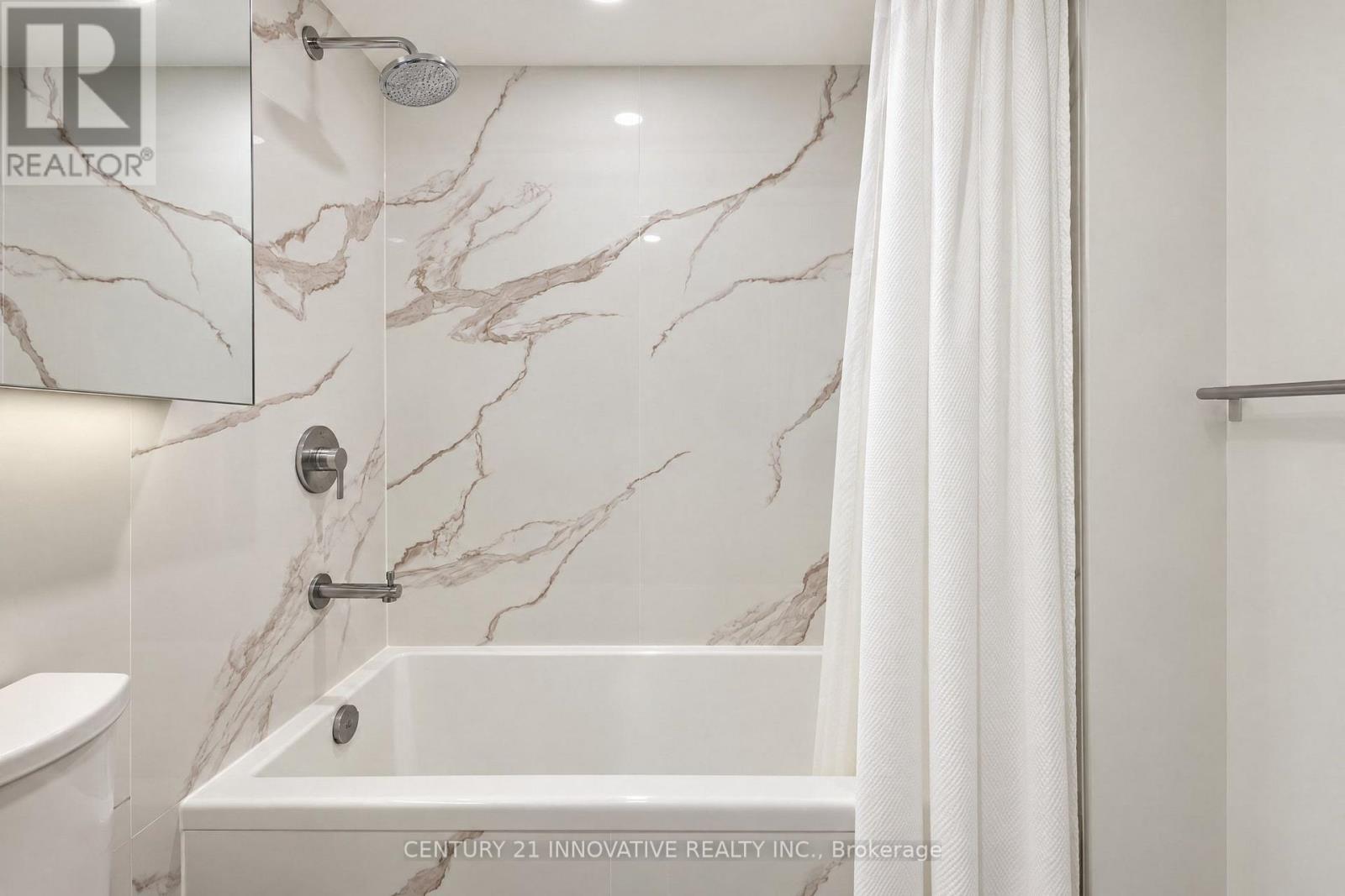 5702 - 1 Concord Cityplace Way, Toronto, Ontario  M5V 0X3 - Photo 35 - C14112038