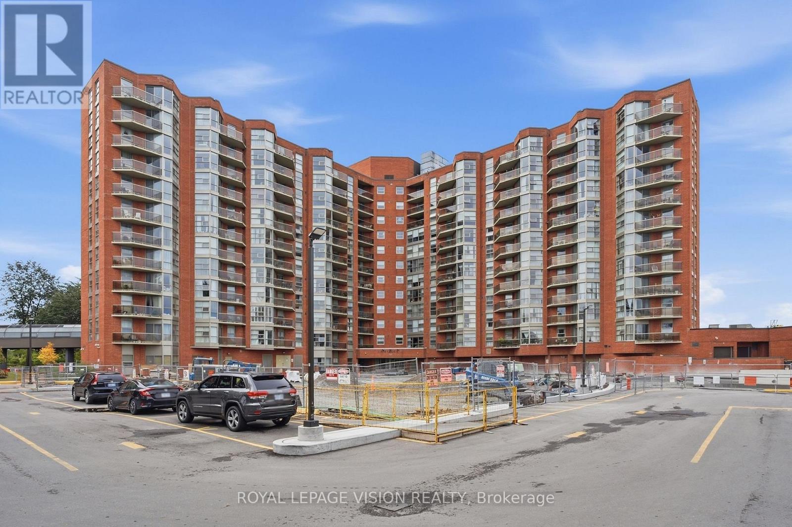 319 - 10 DEAN PARK ROAD, Toronto, Ontario