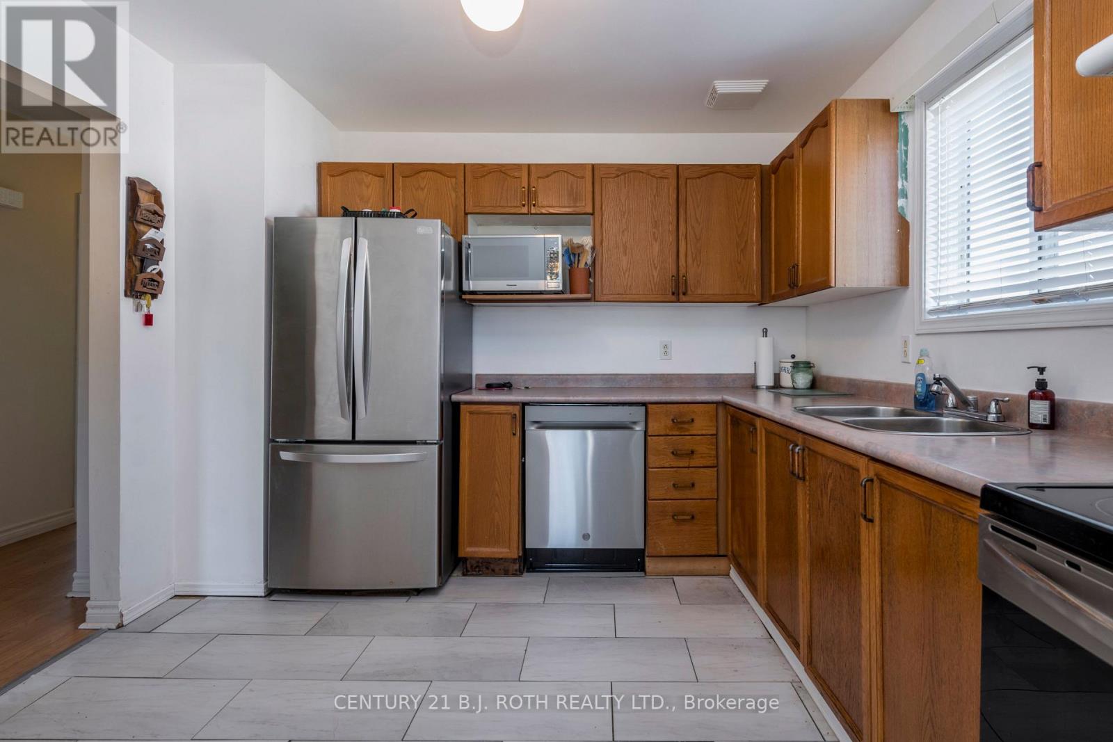 383 High Street, Orillia, Ontario  L3V 4X6 - Photo 4 - S14112002