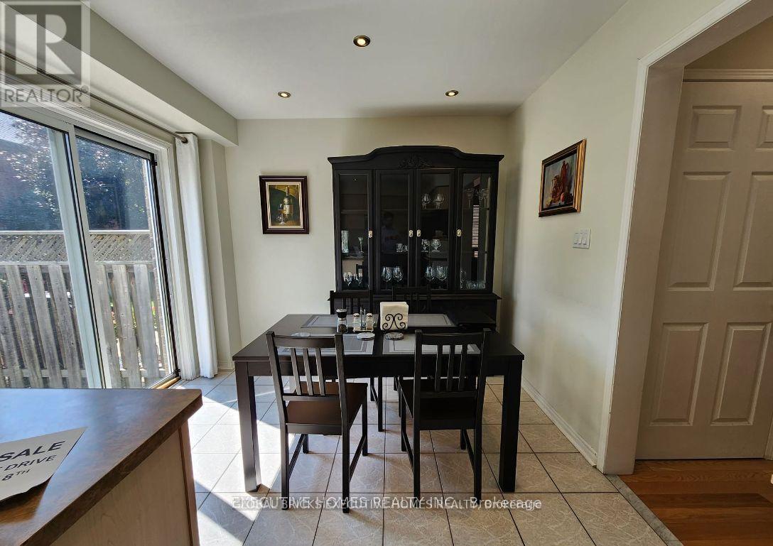 6256 Avonhurst Drive N, Mississauga, Ontario  L5N 7V2 - Photo 12 - W14111870