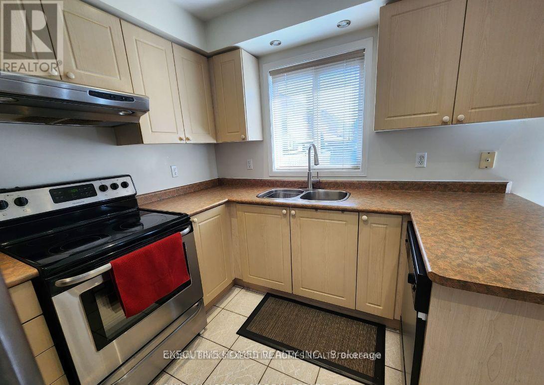 6256 Avonhurst Drive N, Mississauga, Ontario  L5N 7V2 - Photo 13 - W14111870