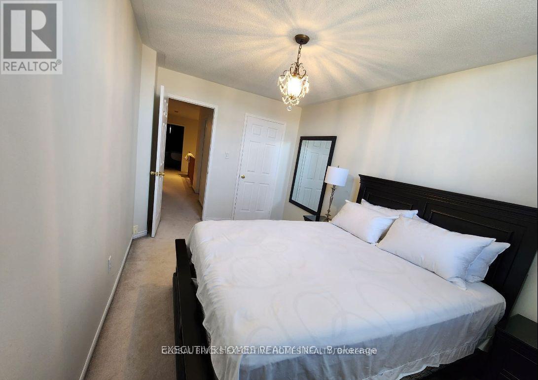 6256 Avonhurst Drive N, Mississauga, Ontario  L5N 7V2 - Photo 17 - W14111870