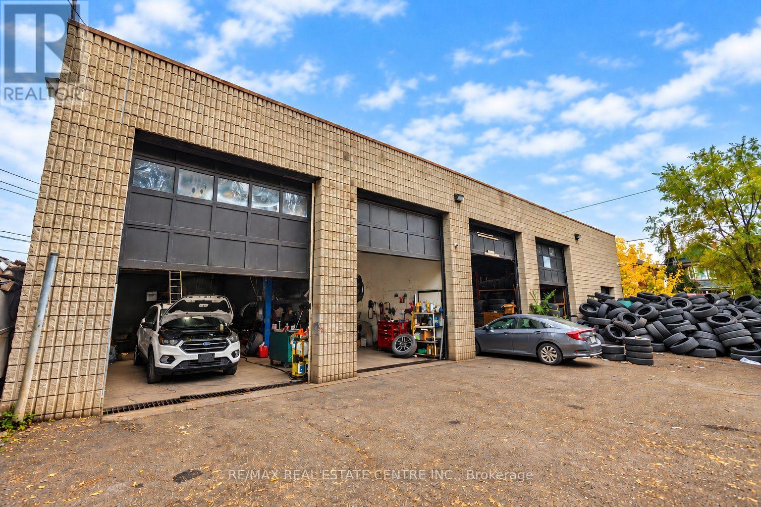 1000 Weston Road, Toronto, Ontario  M6N 3S1 - Photo 2 - W14111882