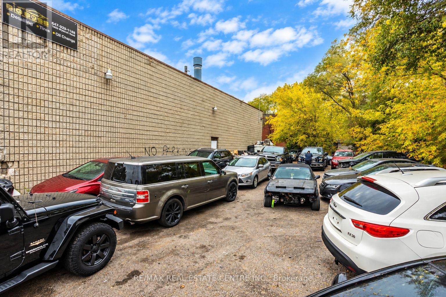 1000 Weston Road, Toronto, Ontario  M6N 3S1 - Photo 3 - W14111882