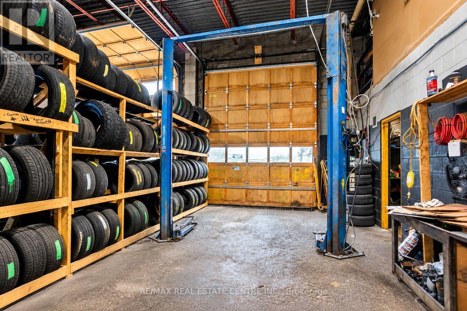 1000 Weston Road, Toronto, Ontario  M6N 3S1 - Photo 7 - W14111882