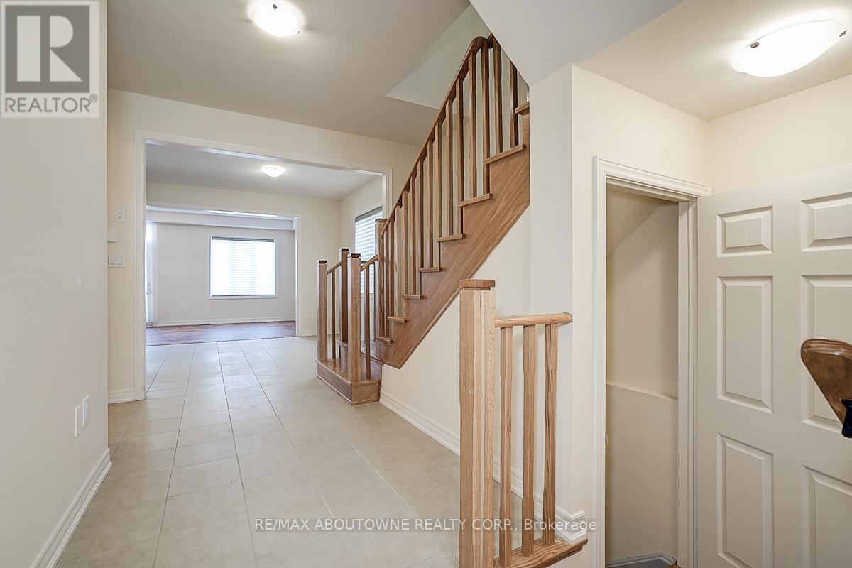3175 Crystal Drive, Oakville, Ontario  L6M 0W8 - Photo 5 - W14111898