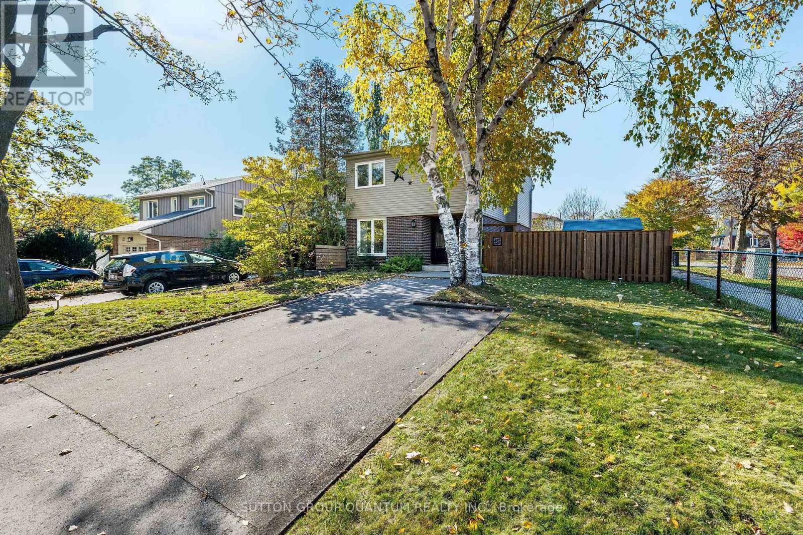2576 Mainroyal Street, Mississauga, Ontario  L5L 1C9 - Photo 2 - W14111928