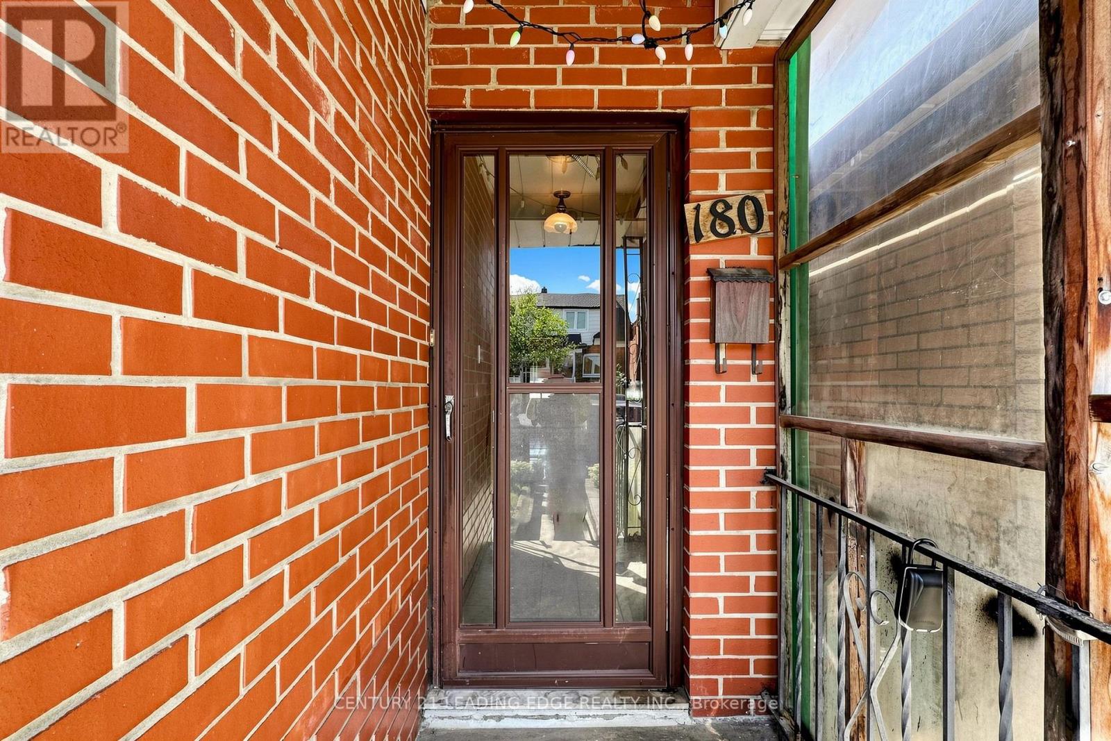 180 Gilbert Avenue, Toronto, Ontario  M6E 4W5 - Photo 7 - W14111942
