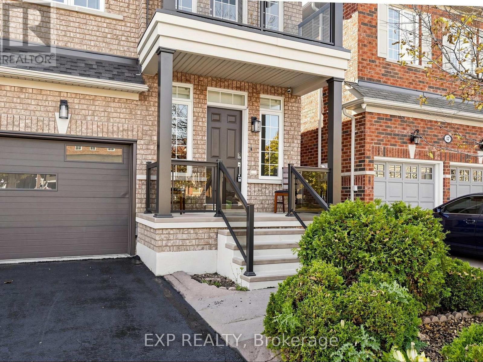 49 Harbourtown Crescent, Brampton, Ontario  L6V 4P6 - Photo 3 - W14111946