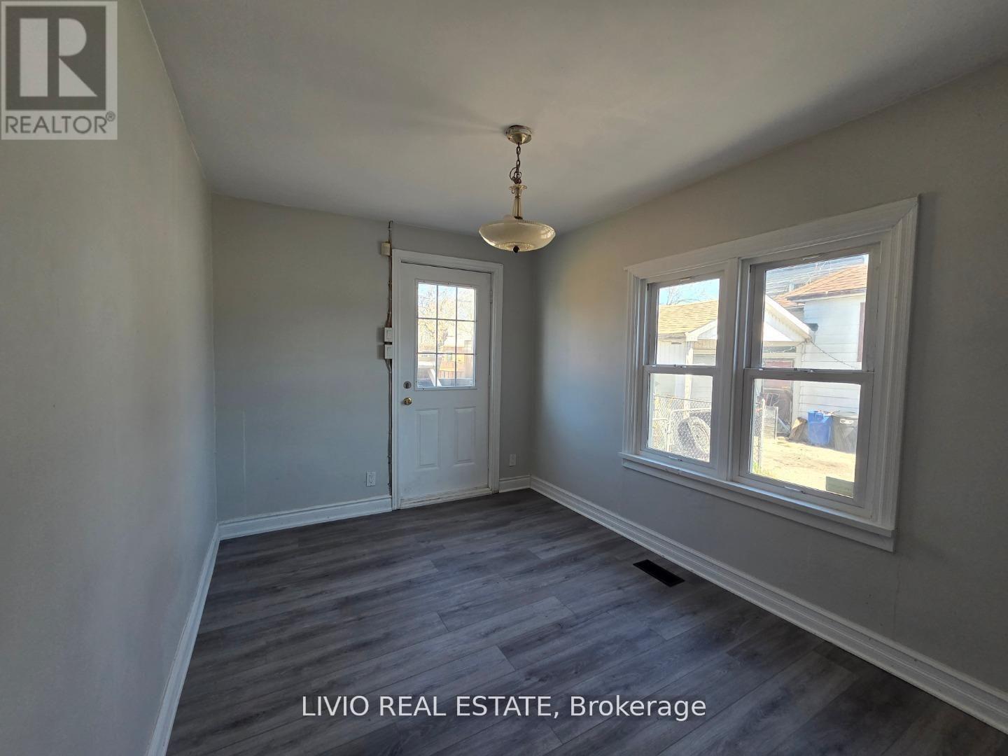 323 Queen Street E, Halton Hills, Ontario  L7J 1R1 - Photo 4 - W14111996