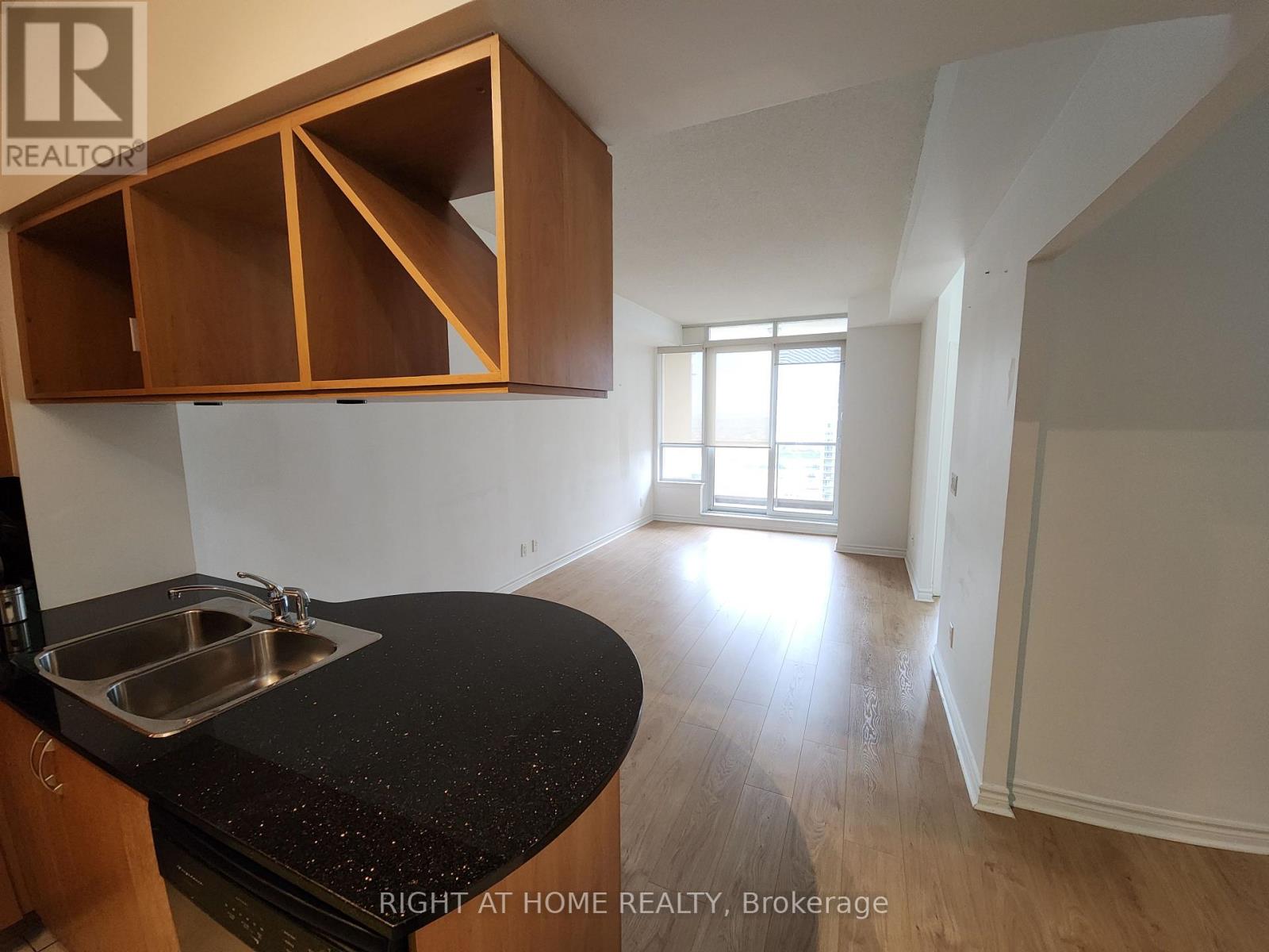 2806 - 4090 Living Arts Drive, Mississauga, Ontario  L5B 4M8 - Photo 3 - W14112122