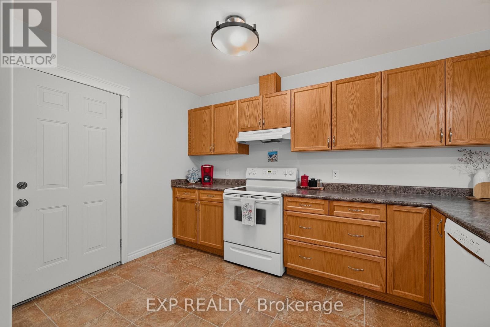 628 Elizabeth Street W, North Perth, Ontario  N4W 1E7 - Photo 7 - X14111922