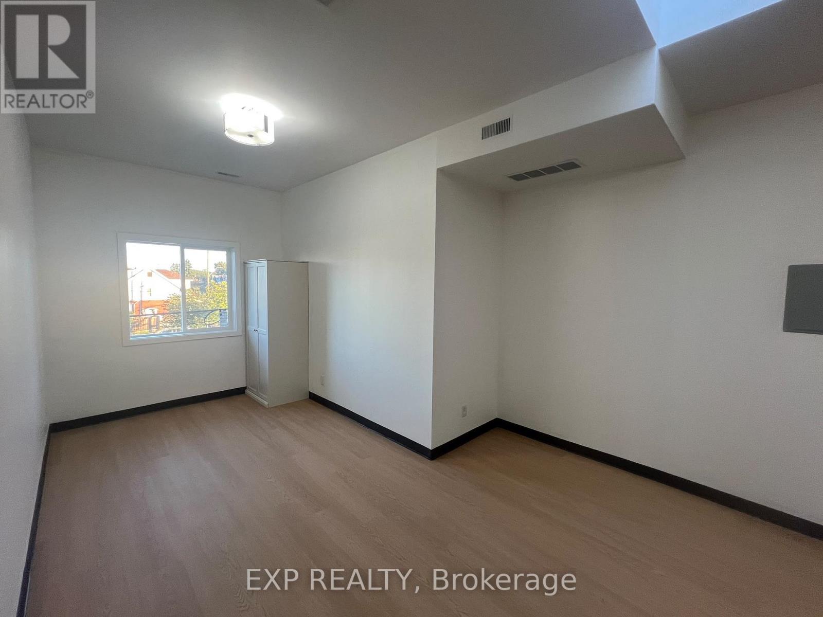 3 - 264-268 Ottawa Street N, Hamilton, Ontario  L8H 3Z9 - Photo 2 - X14112012