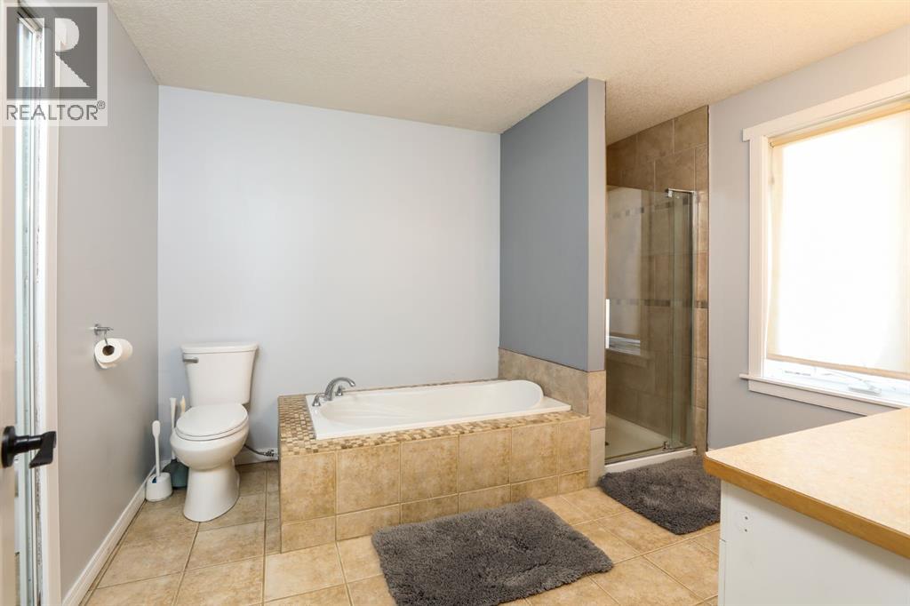 222 S 3 Street W, Magrath, Alberta  T0K 1J0 - Photo 25 - A2351222