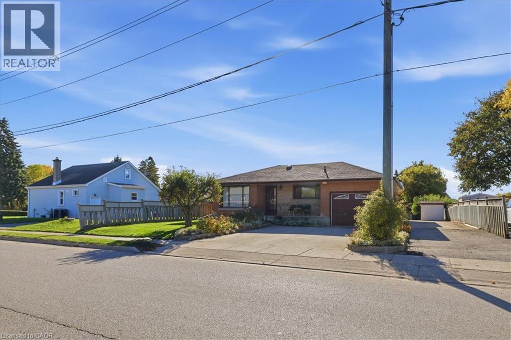 207 Elliott Street, Cambridge, Ontario N1R 2K8 - Photo 3 - 40873215