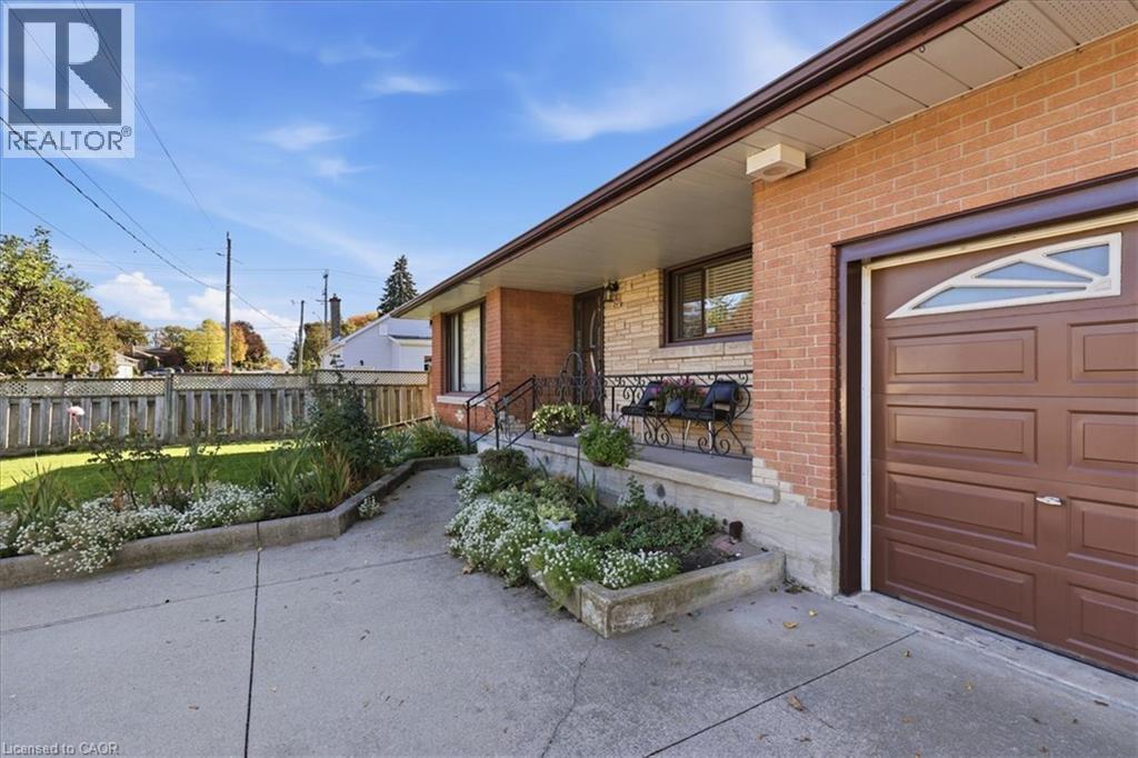 207 Elliott Street, Cambridge, Ontario N1R 2K8 - Photo 4 - 40873215