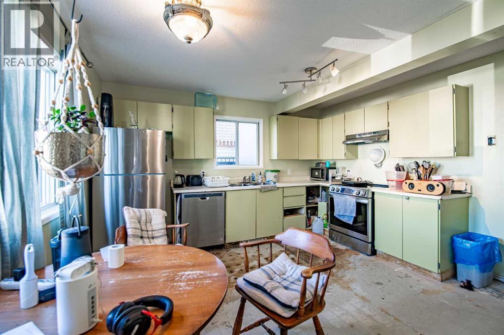 6 Ellenwood Drive