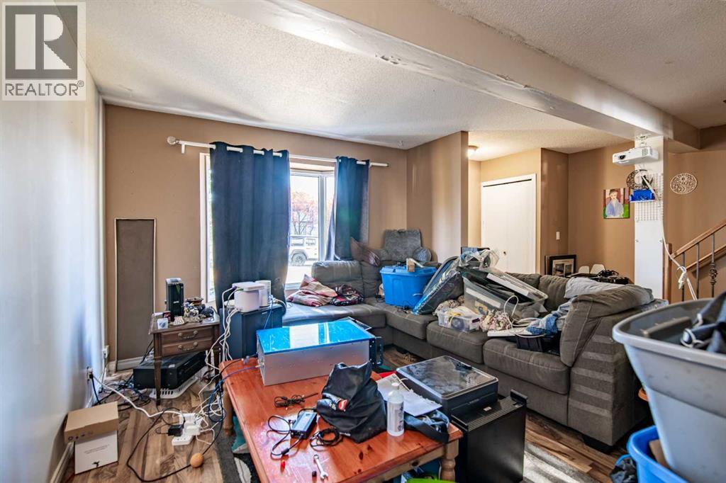 6 Ellenwood Drive