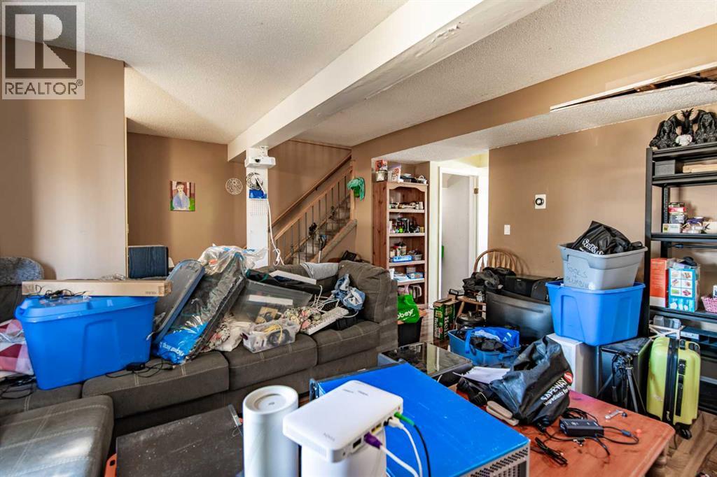 6 Ellenwood Drive