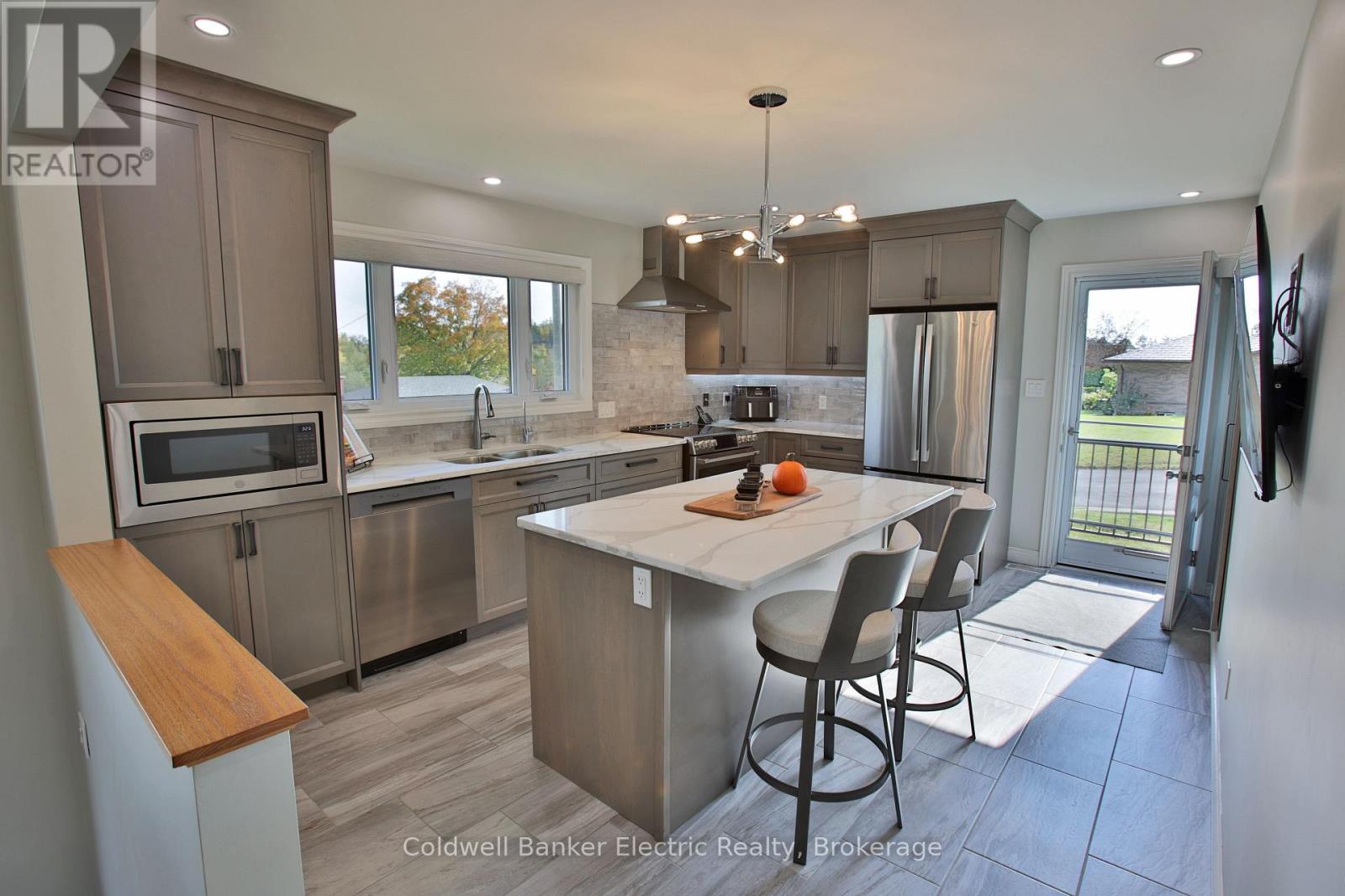 282 Gifford Drive, Peterborough, Ontario  K9L 1A7 - Photo 3 - X13872818